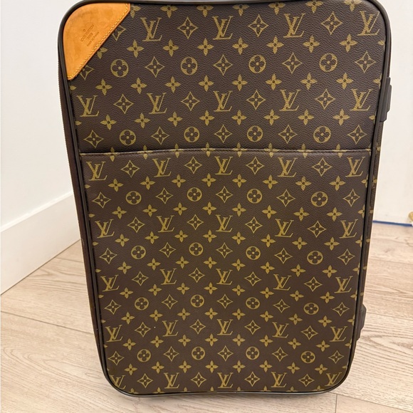Louis Vuitton Handbags - Louis Vuitton Monogram Travel Bag in Brown and Tan